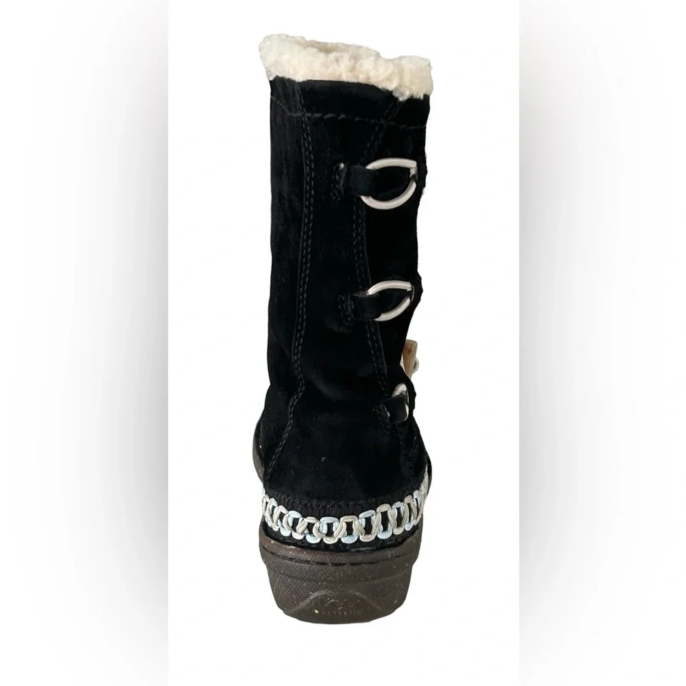 UGG Kona Black Suede Boots with Toggle Button Accent Rubber Sole Heel Sz 6